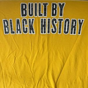 Official Los Angeles Laker Dri fit t shirts. Size large bundle.